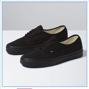 NEW IN BOX black/black authentic vans